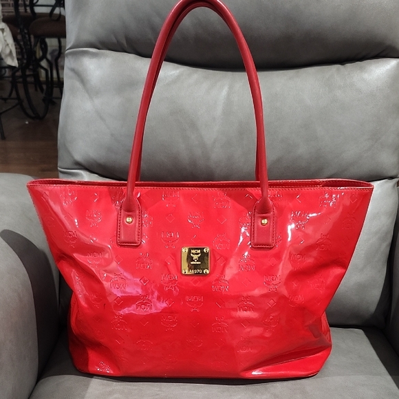 AUTHENTIC LIMITED EDITION MCM PATENT LEATHER EMBOSSED TOTE - Picture 1 of 15